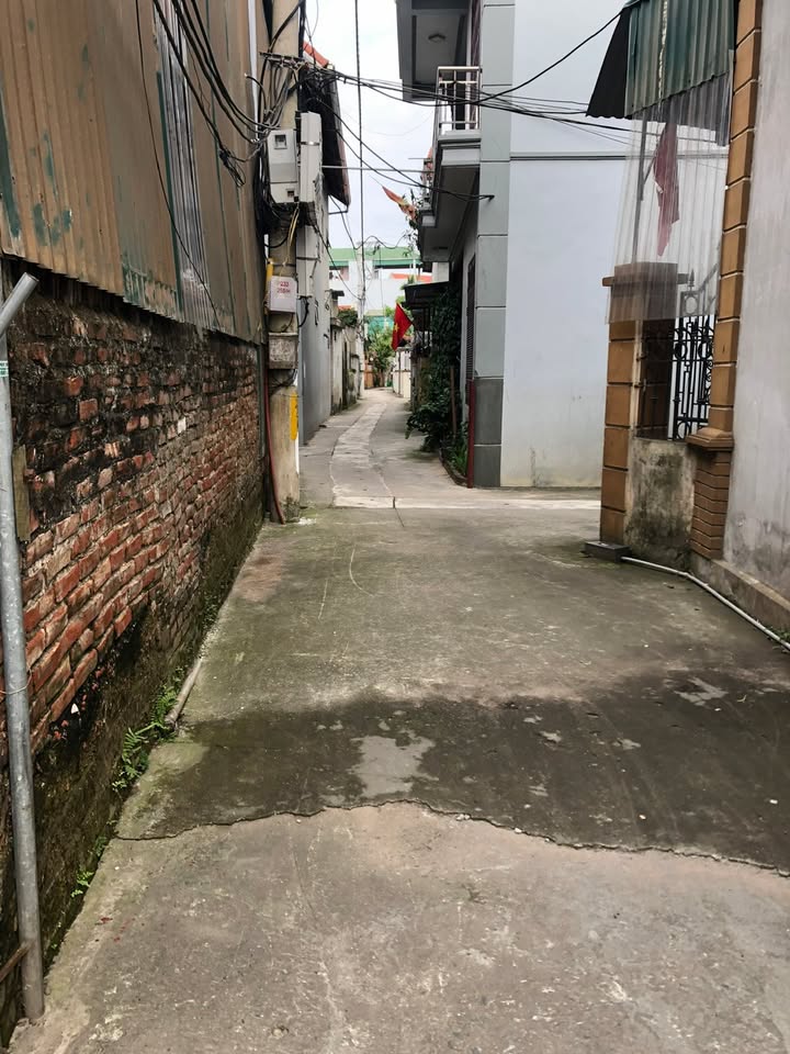 Nhà bán Đắc Sở, Hoài Đức 173m² giá 7.79 tỷ - Khu dân cư đông đúc, gần tiện ích!