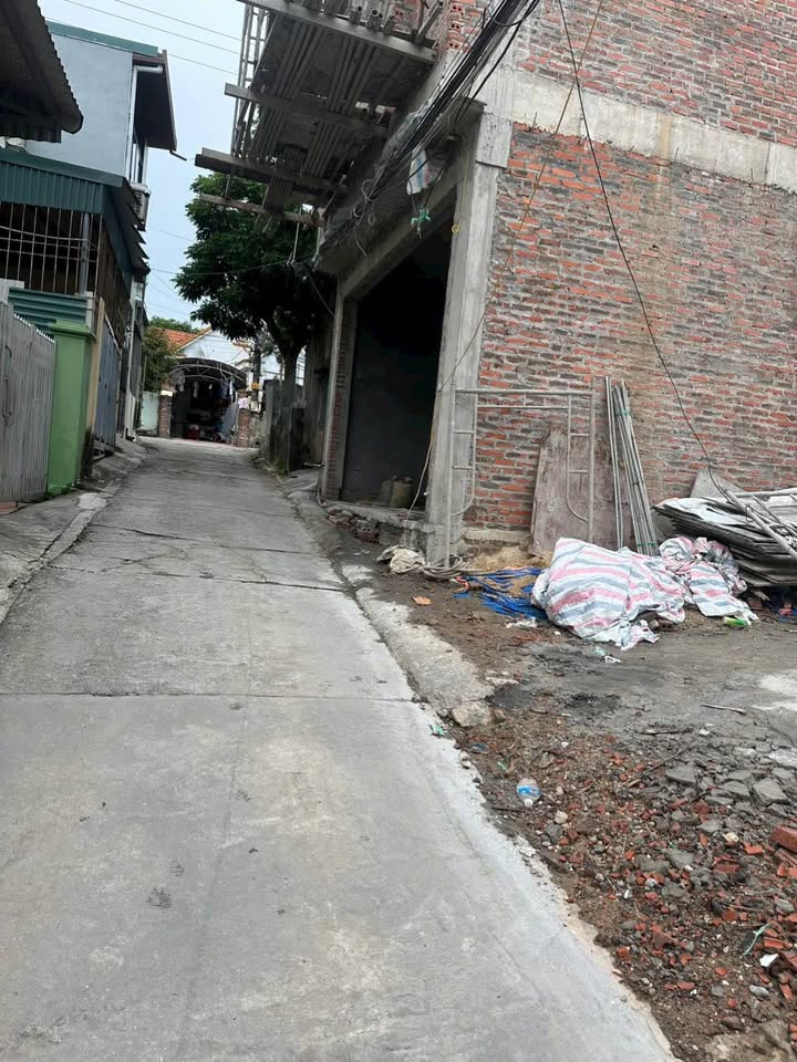 Đất nền góc gần chợ Giếng Đáy Hạ Long 57.3m² giá chỉ 1 tỷ - Đầu tư sinh lời ngay!