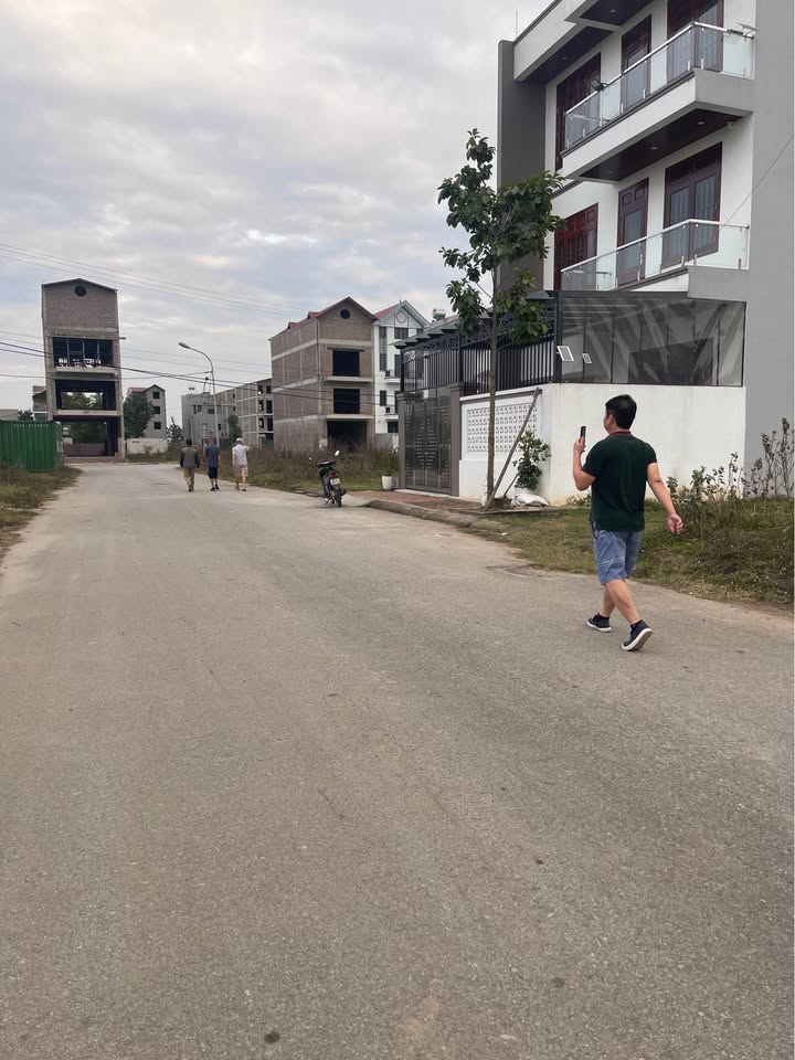 Đất nền phân lô Khu đô thị Chi Đông 240m² - Vị trí đắc địa, giá thỏa thuận!