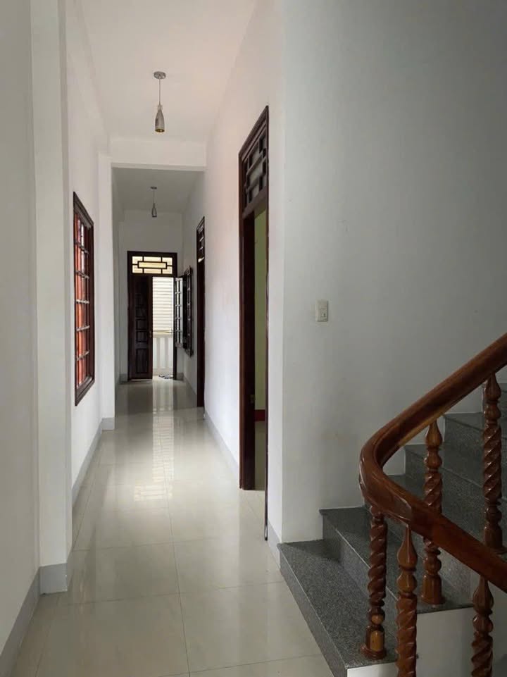 Nhà phố Phường 7 Tuy Hòa 100m² giá 5.1 tỷ - Vị trí trung tâm thuận lợi!