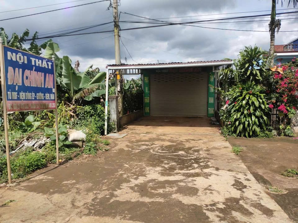 Nhà cấp 4 mặt tiền Quốc lộ 14, P. Cư Bao, Buôn Hồ 300m² giá 2.8 tỷ - Cơ hội kinh doanh tuyệt vời!
