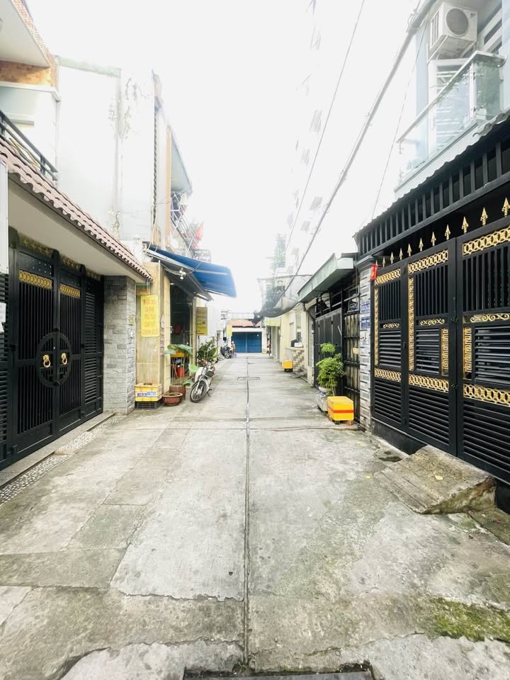 Nhà mới Liên Khu 5/6 quận Bình Tân 52m² giá 5.x tỷ - Ô tô đỗ cửa, vào ở ngay!