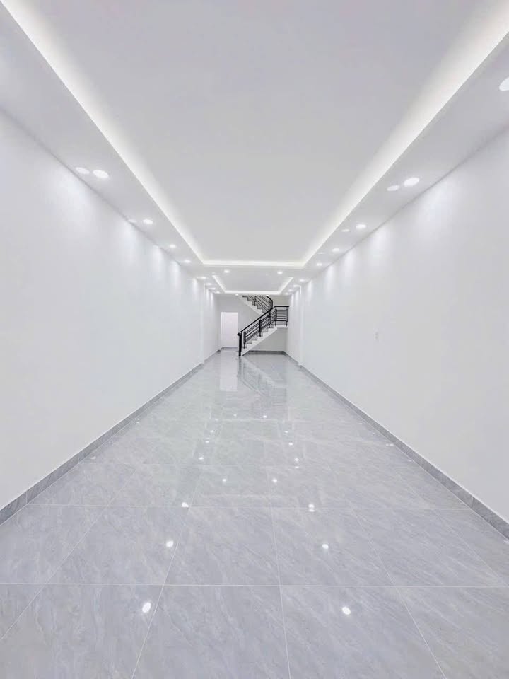 Nhà mặt tiền Dương Quảng Hàm, Gò Vấp 66m² giá 25 triệu - Thiết kế mới, thuận tiện kinh doanh!
