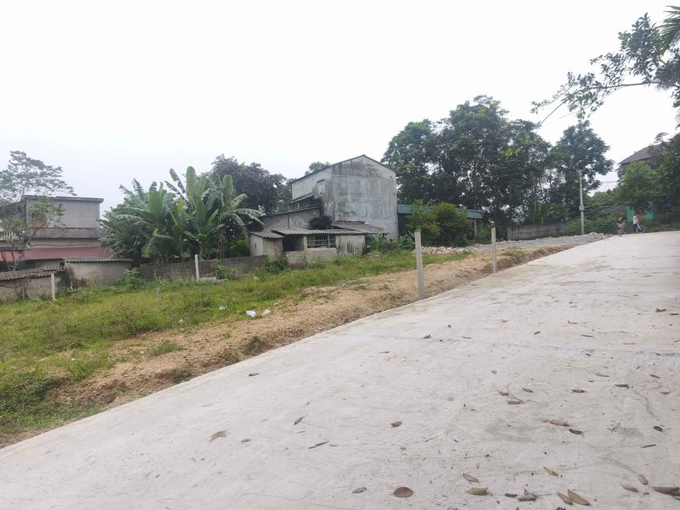 Đất phân lô Trung Môn Yên Sơn 105m² giá 900 triệu - Sổ đỏ rõ ràng, vị trí đẹp!