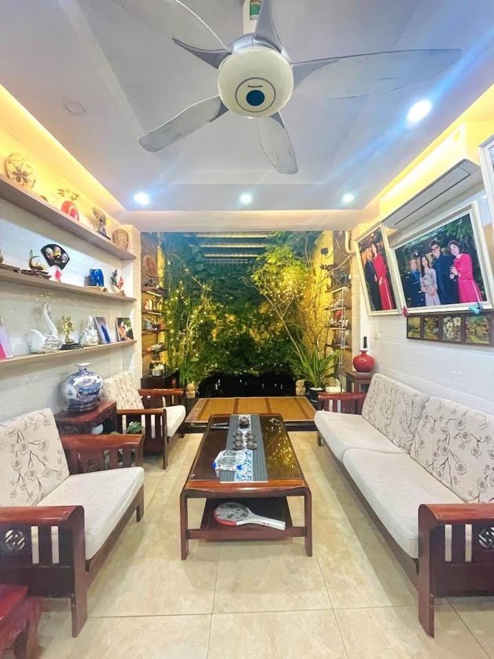 Nhà mặt phố Vĩnh Hưng 75m² giá 17 tỷ - Kinh doanh sầm uất, nhiều tiềm năng!