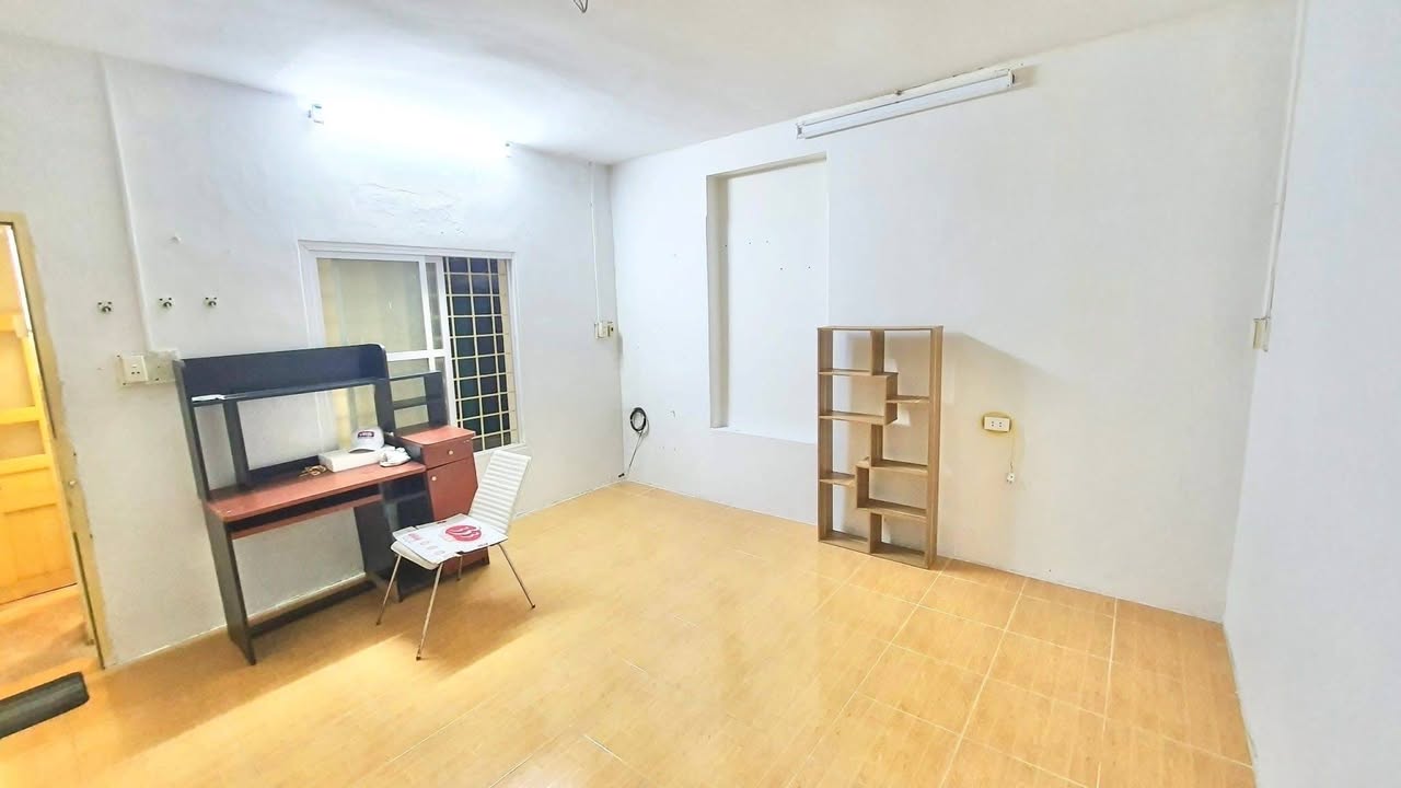 Nhà cho thuê ngõ 54 Hàng Chuối, 40m² giá 7 triệu - Sẵn sàng vào ở ngay!