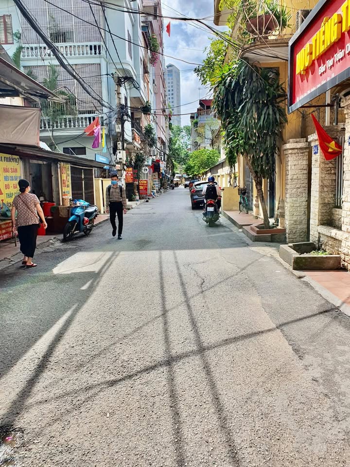 Nhà phố Kim Chung, Hoài Đức 36m² giá 5 tỷ - Lô góc ô tô tránh, vị trí kinh doanh lý tưởng!