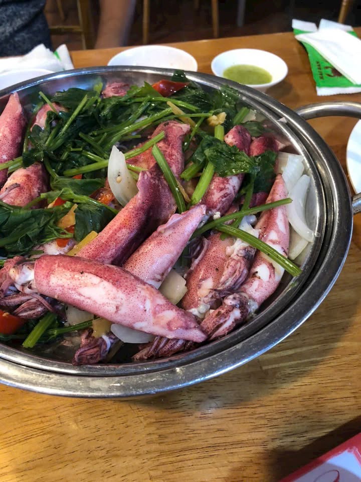 Nhà bán phường Đông Hòa Dĩ An 123m² giá 3.6 tỷ - Đường rộng, tiện ích đầy đủ!