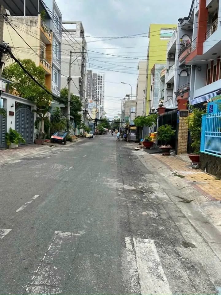 Nhà bán 14 Lê Thận, Quận Tân Phú 76m² - Giá tốt, thương lượng ngay!