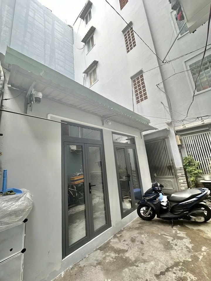 Nhà phố Cách Mạng Tháng 8, Quận 3, Diện tích 30m² - Đầu tư sinh lời hoàn hảo!