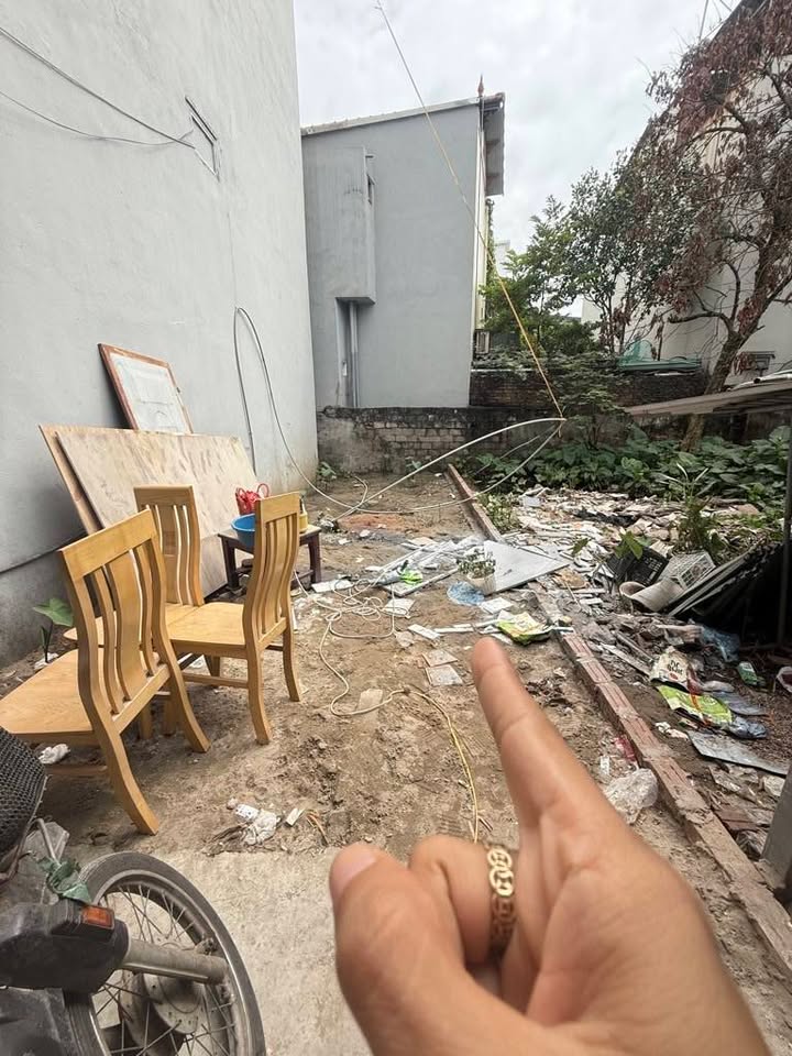 Bán đất Vạn Phúc Hà Đông 36m² giá 3.3 tỷ - Sổ đỏ chính chủ, cơ hội đầu tư tuyệt vời!