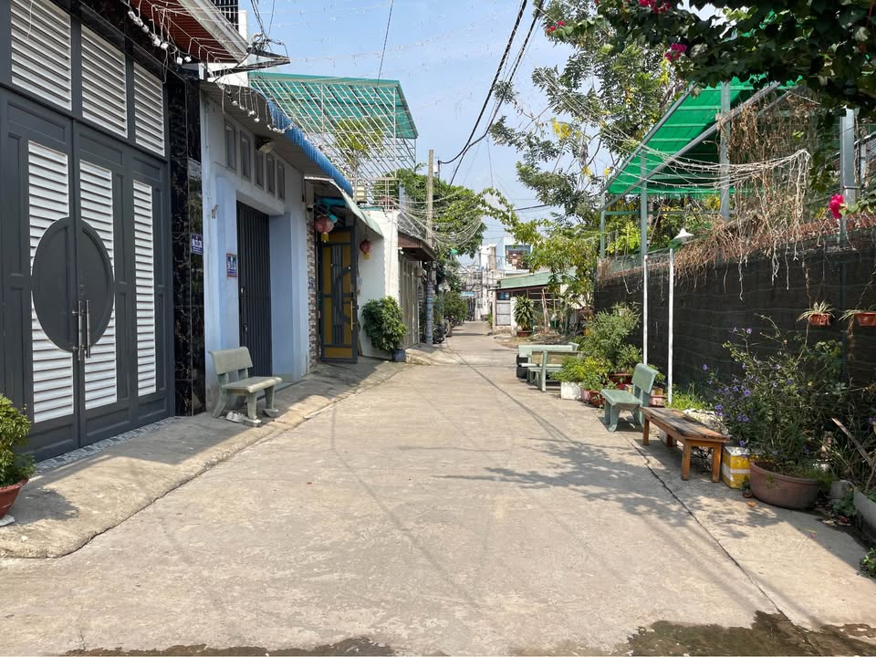 Đất trống 100m² Lâm Thị Hố Quận 12 giá 5 tỷ - Khu dân cư đông đúc!