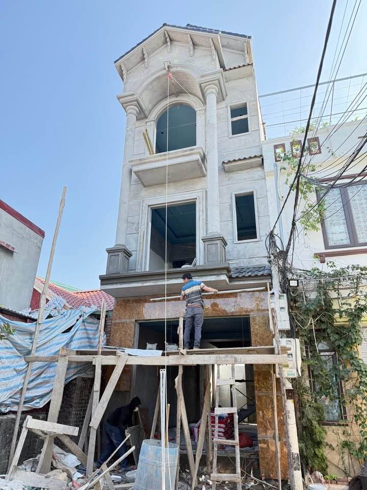 Nhà 3 tầng độc lập tại An Dương 50m² giá 2 tỷ - Thiết kế Tân cổ điển sang trọng!