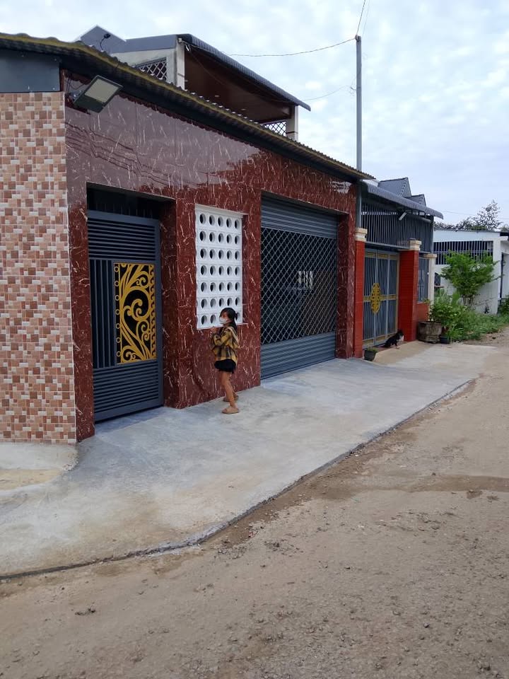 Nhà mới xây tại Đồng Xoài 200m² - Sẵn sàng vào ở ngay!