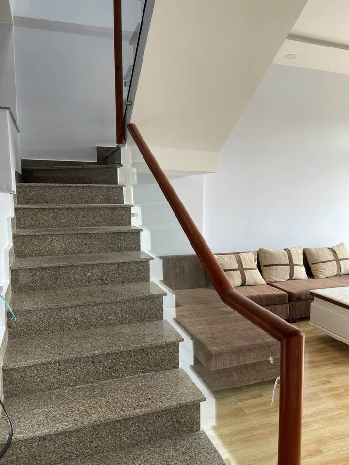 Nhà phố Kim Đồng Đà Lạt 50m² giá 2.9 tỷ - Thiết kế hiện đại, đầy đủ tiện nghi!