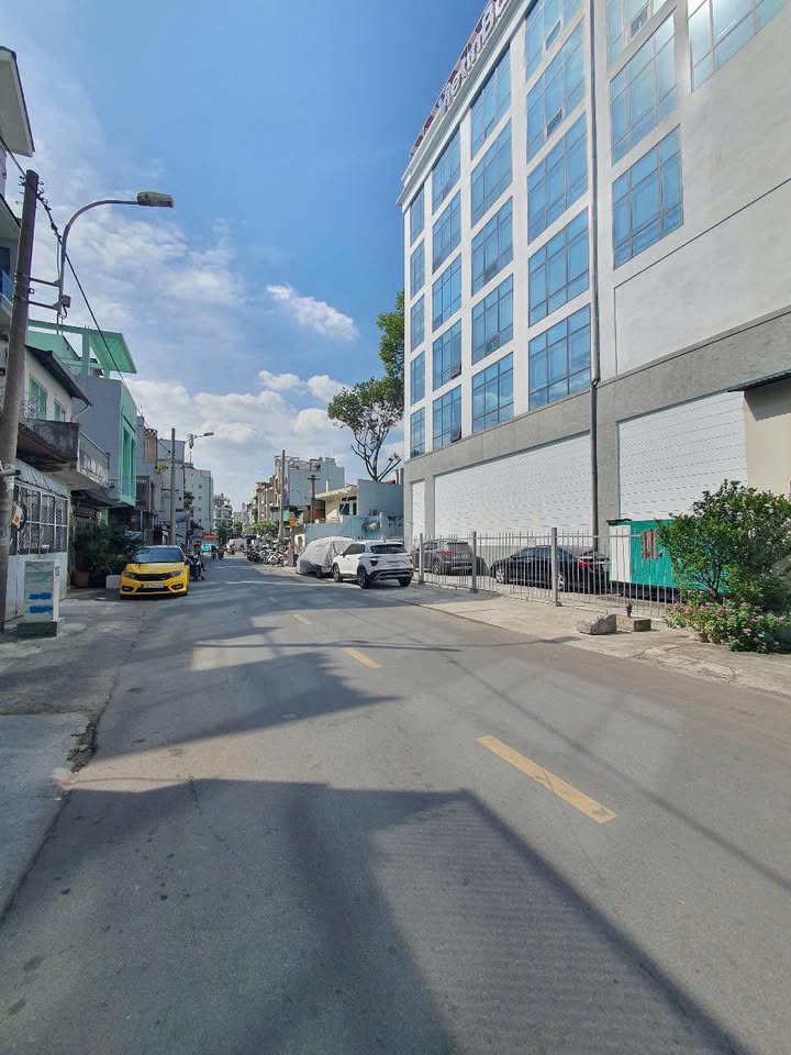 Nhà bán hẻm xe hơi Nguyễn Chí Thanh Q11 80m² giá 8.3 tỷ - Thích hợp kinh doanh!