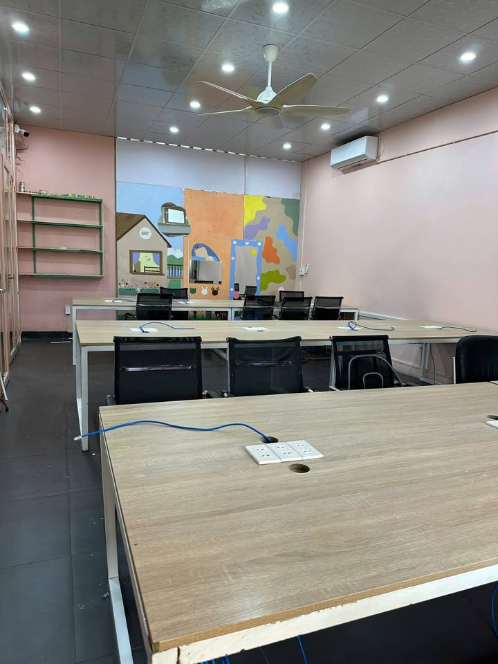 Cho thuê mặt bằng tầng 2 đường 29/3 Hòa Xuân 90m² - Vào làm ngay!