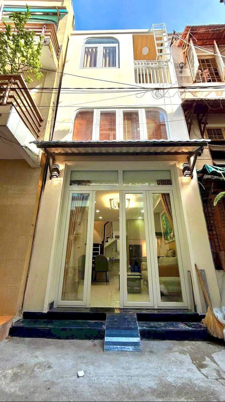 Nhà 3 tầng đường Lý Thái Tổ, Quận 3, 22m² chỉ 4.98 tỷ - Cơ hội vàng cho bạn!