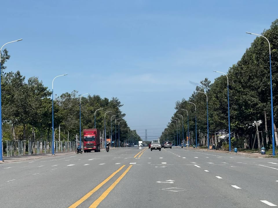 Đất nền Tân Phú 300m² giá 5 tỷ - Kinh doanh đắc địa