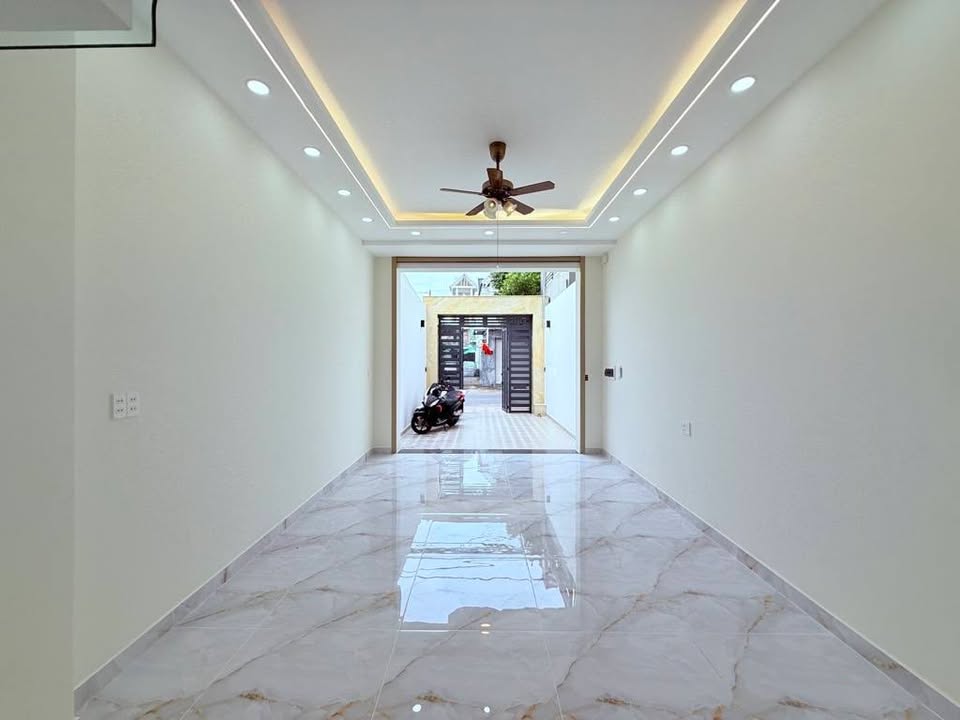 Nhà mặt tiền kinh doanh Tân Chánh Hiệp, Quận 12, diện tích 112m² giá 9.9 tỷ - Đầu tư sinh lời ngay!