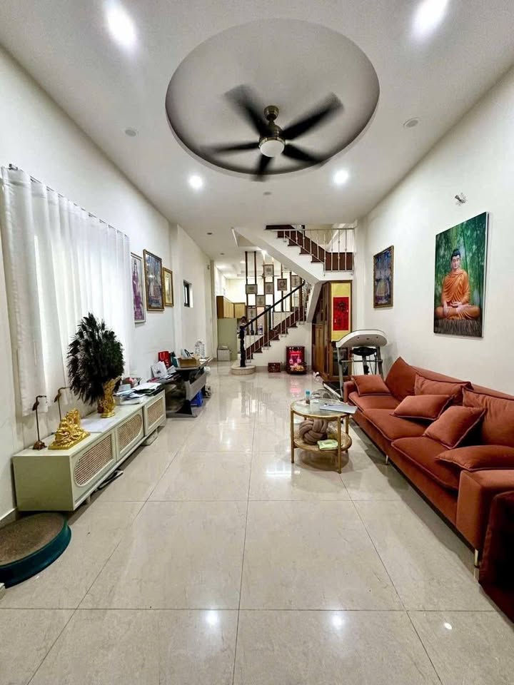 Nhà phố Huỳnh Văn Bánh, Phú Nhuận 80m² giá 11.8 tỷ - Nhà mới đẹp, gần mặt tiền!