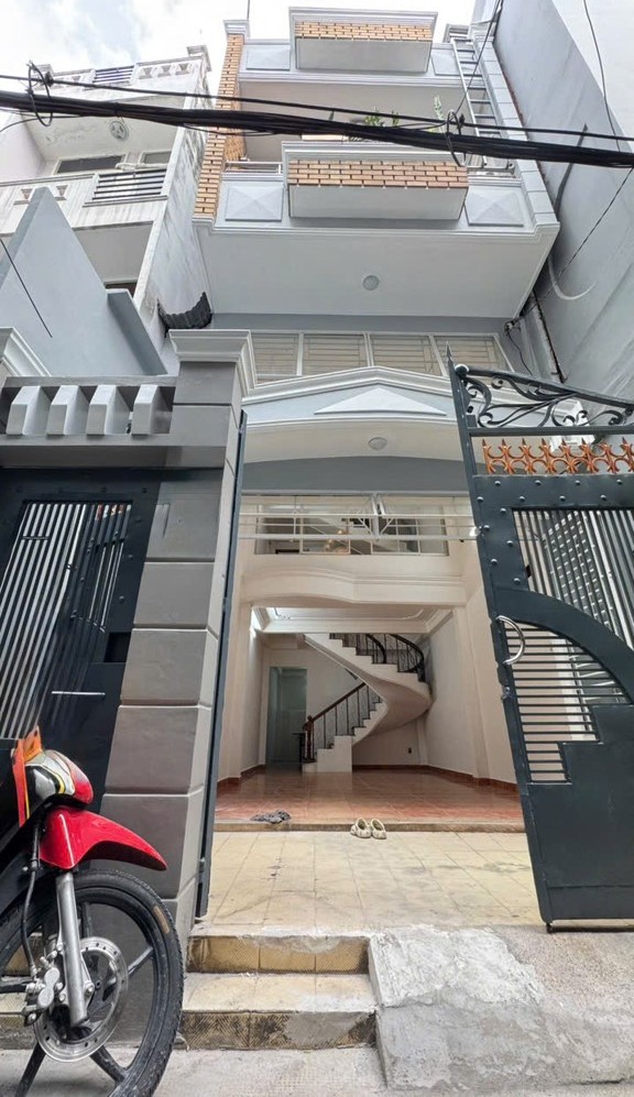 Nhà 3 Tầng 4PN Đường Huỳnh Văn Bánh 55m² giá 7 tỷ - Sổ hồng riêng, gần chợ Phú Nhuận!