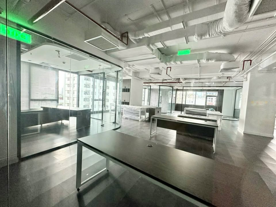 Cho thuê văn phòng 300m² khu Ngoại Giao Đoàn - Không gian làm việc hiện đại