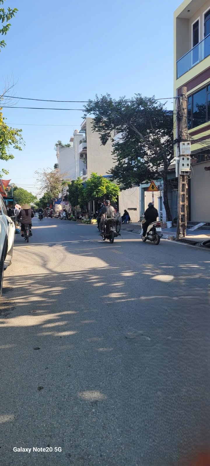 Nhà mặt chợ Đông Lãm - Đa Phúc 95m² giá 4 tỷ - Kinh doanh sầm uất ngay trung tâm!