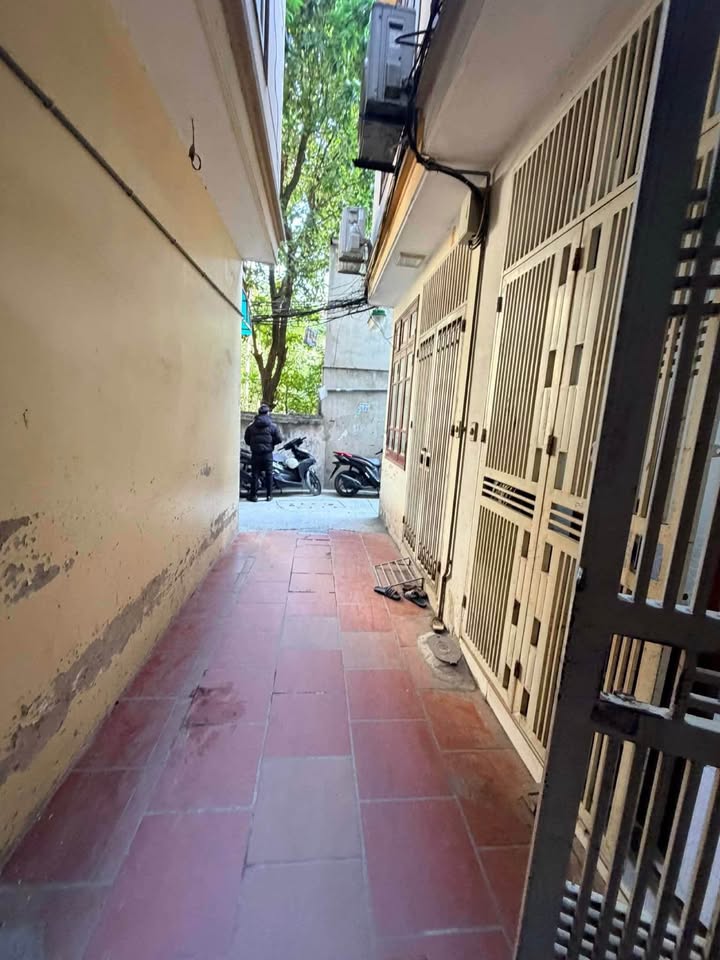 Nhà đẹp ngõ 255 Cầu Giấy 33m² giá 10.8 tỷ - Tiện ích ngập tràn, tương lai phát triển!