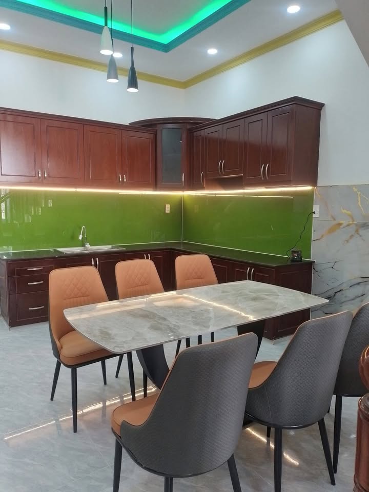 Nhà mới hoàn thiện tại Ngã Ba Tân Kim, Cần Giuộc, 92m² - Gần chợ, trường học!