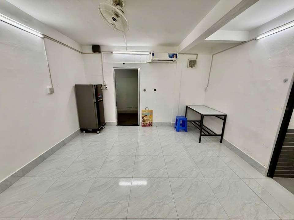 Phòng trọ cho thuê đường Trần Hưng Đạo, Ninh Kiều 27m² - Nội thất đầy đủ chỉ 2.3 triệu!