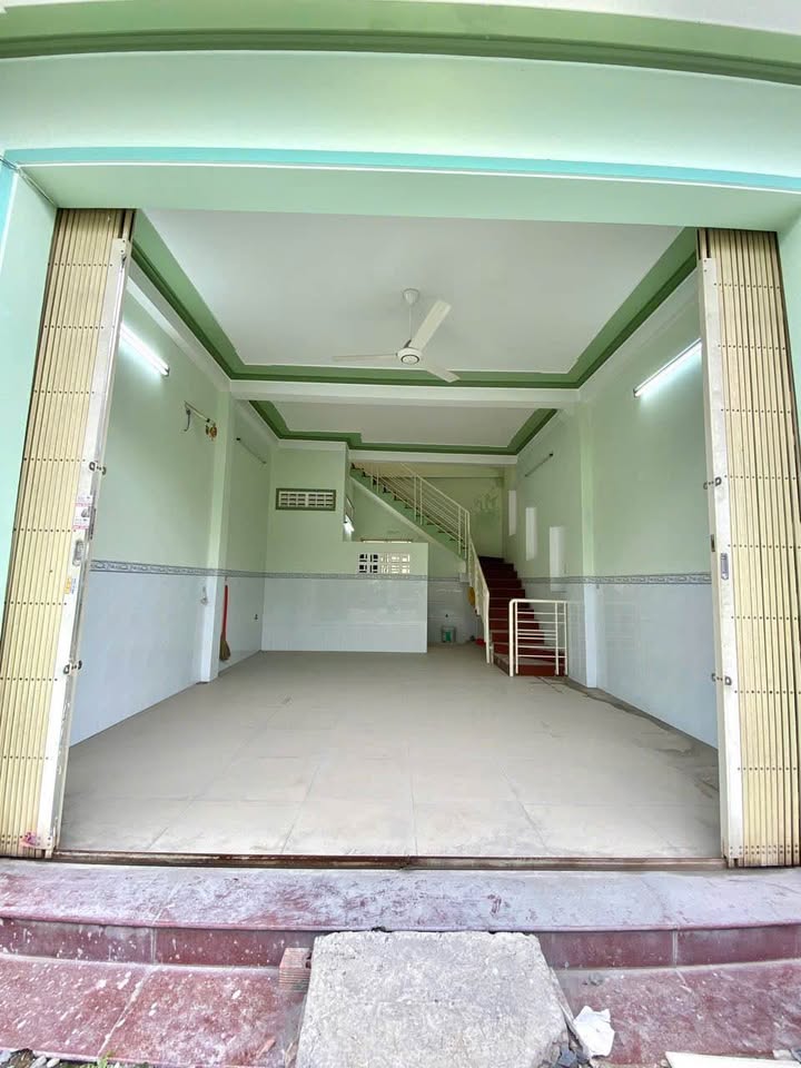 Nhà cho thuê 1 trệt 1 lầu mặt tiền Trần Hoàng Na, Cần Thơ - Giá chỉ 7.5 triệu!