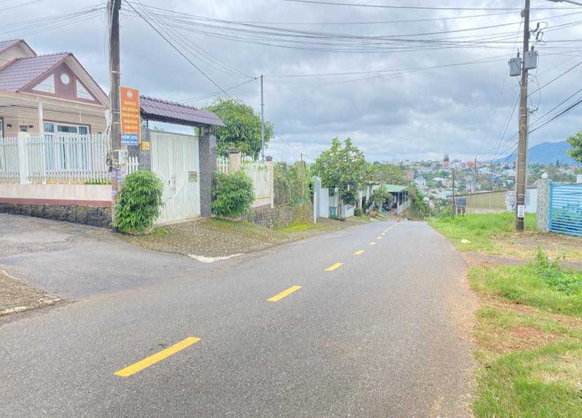 Villa mặt tiền Phường 2 Bảo Lộc 1075m² giá 13 tỷ - View thoáng đẹp!