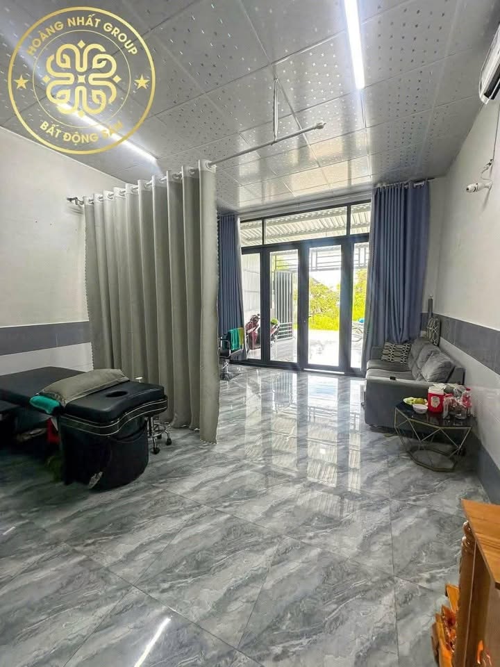 Nhà cấp 4 2 mặt tiền Nguyễn Văn Lang 100m² giá 1 tỷ - View sông thoáng mát!