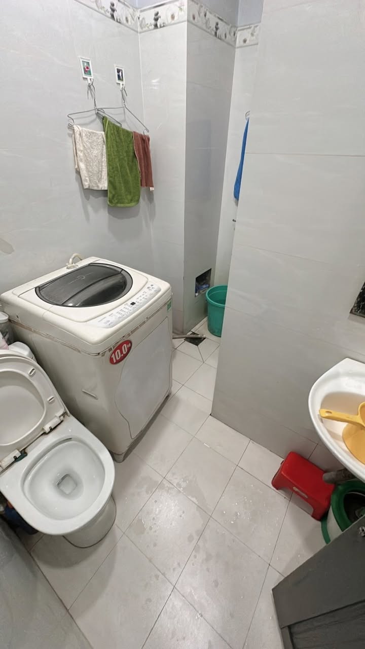 Nhà 5 tầng hẻm 37 Trịnh Đình Thảo, Tân Phú 80m² giá 9.7 tỷ - Vị trí trung tâm đầy tiềm năng!