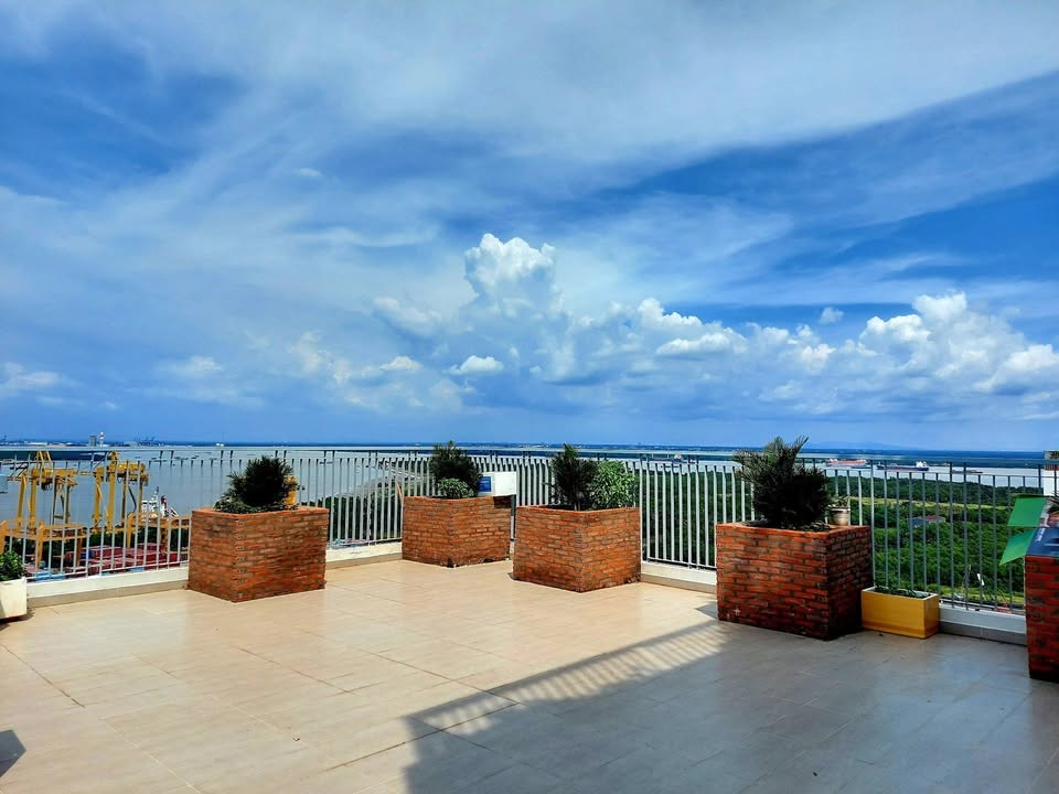 Căn hộ Luxgarden quận 7 69m² giá 3.45 tỷ - Tầng cao, sân vườn chung!