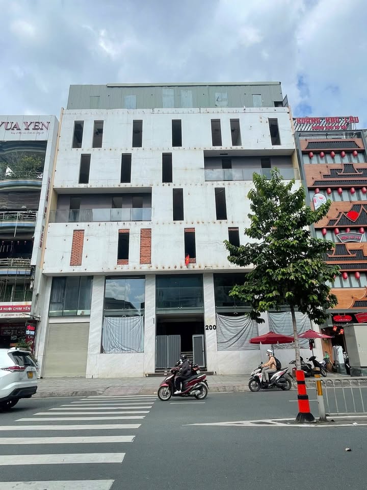 Shophouse cho thuê đường Nguyễn Tri Phương, quận 10, 520m² - Kinh doanh tự do!