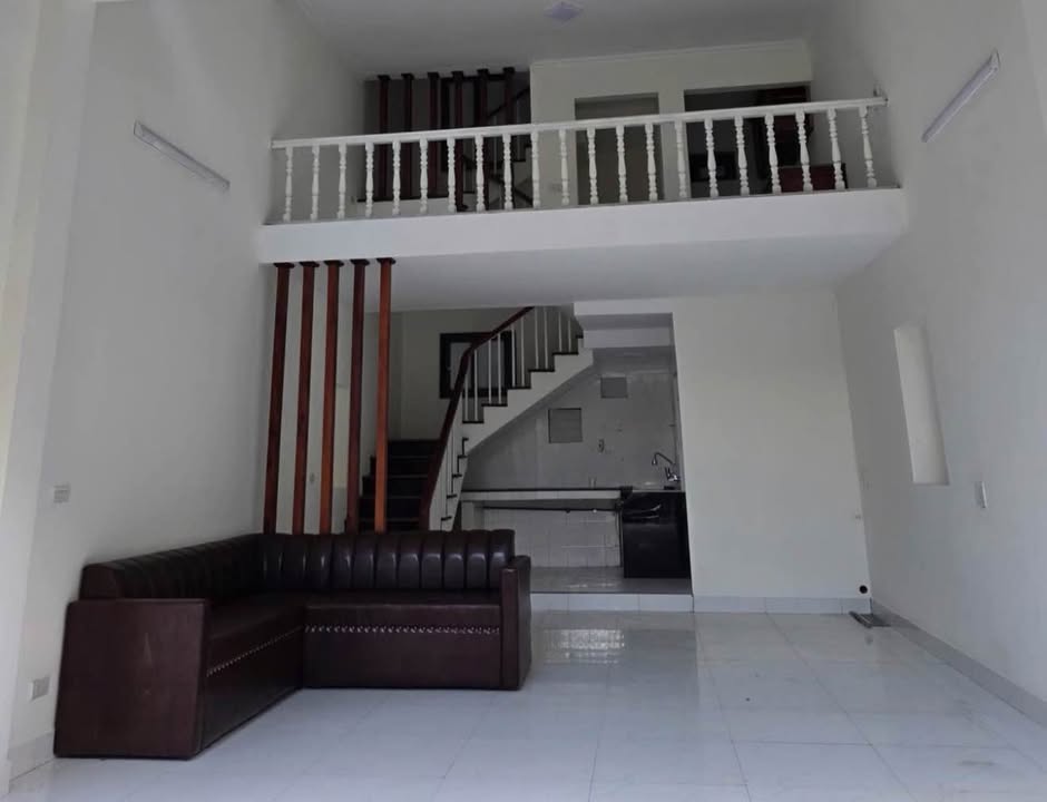 Nhà 3 tầng mặt tiền chợ Trung Nhì, Ninh Bình 42m² - Đầu tư sinh lời ngay!