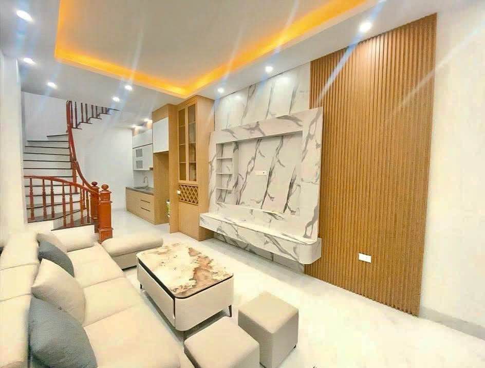 Nhà mặt phố Nguyễn Khánh Toàn, Cầu Giấy 32m² giá 7 tỷ - Kinh doanh thuận lợi!