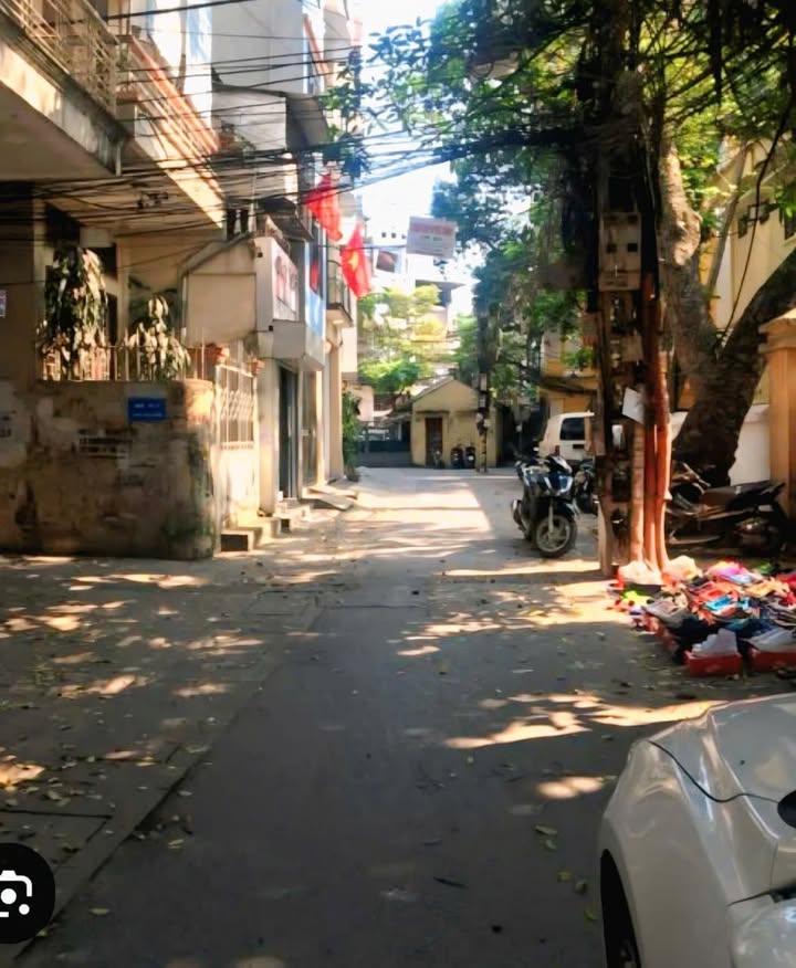 Nhà Đội Cấn Ba Đình 23m² giá 5.75 tỷ - Chính chủ bán gấp!