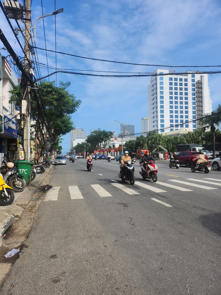 Đất liền kề 450m² đường Nguyễn Văn Thoại - Gần biển Mỹ Khê giá 67.5 tỷ