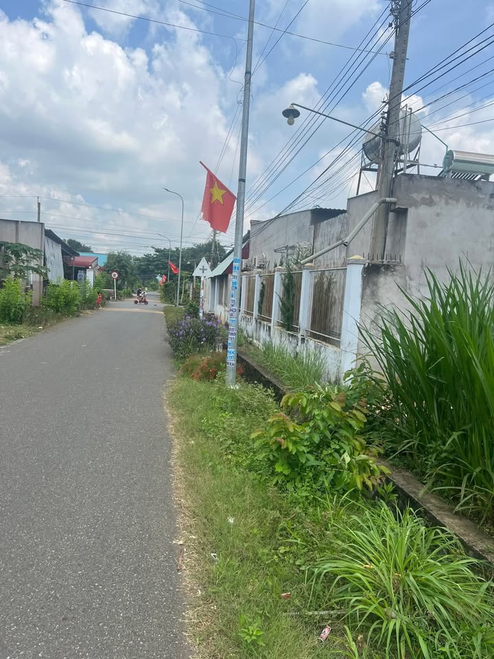 Lô đất 350m² đường 25, Nghĩa Thành, Châu Đức - Cần bán gấp, giá 2.3 tỷ!