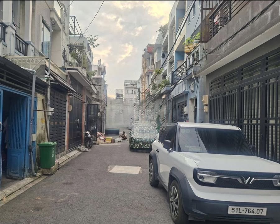 Nhà hẻm Khu Phố 4, Phường Trung Mỹ Tây, Quận 12 - 120m² giá 10.5 tỷ - Sổ hồng riêng