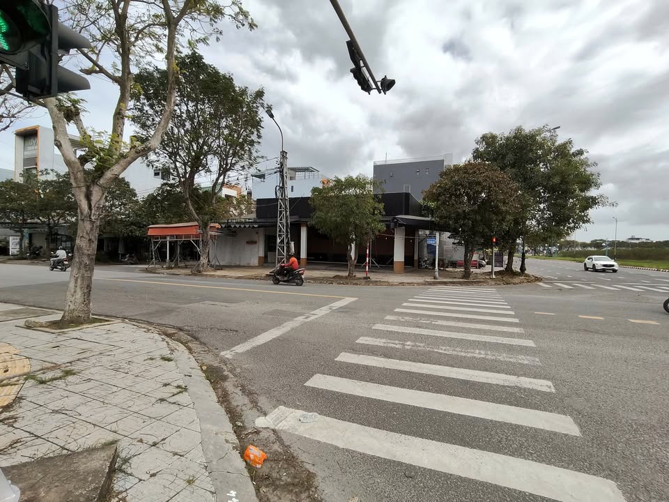 Đất 3 mặt tiền Hoàng Thị Loan Đà Nẵng 154m² giá 20 tỷ - Kinh doanh cực tốt!