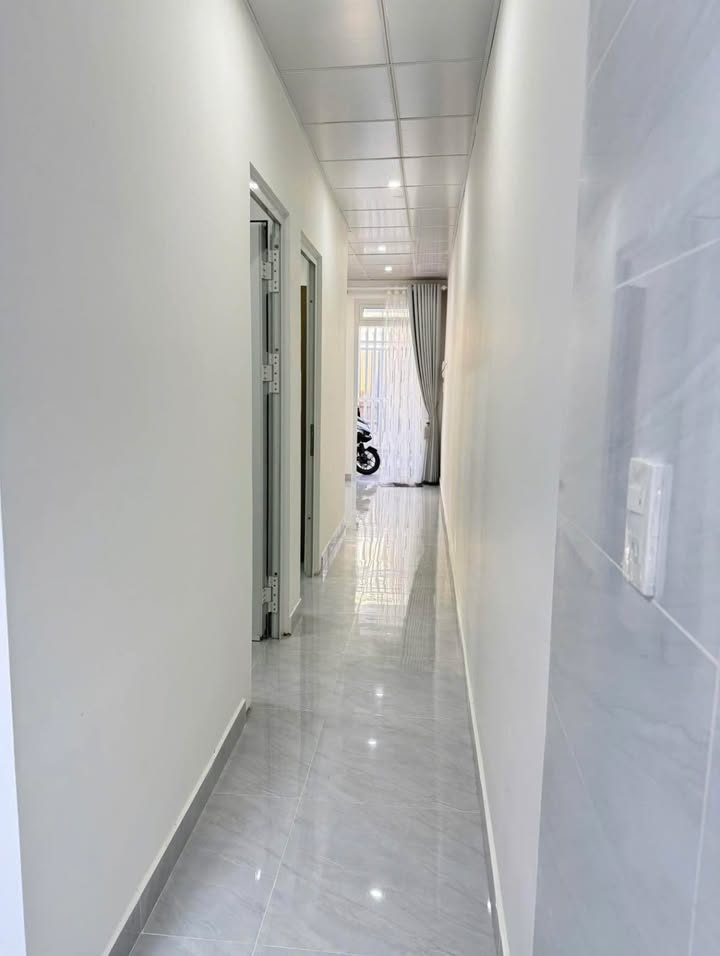 Nhà phố Đà Lạt 78m² giá 2.2 tỷ - Sổ đỏ chính chủ, gần đường chính!