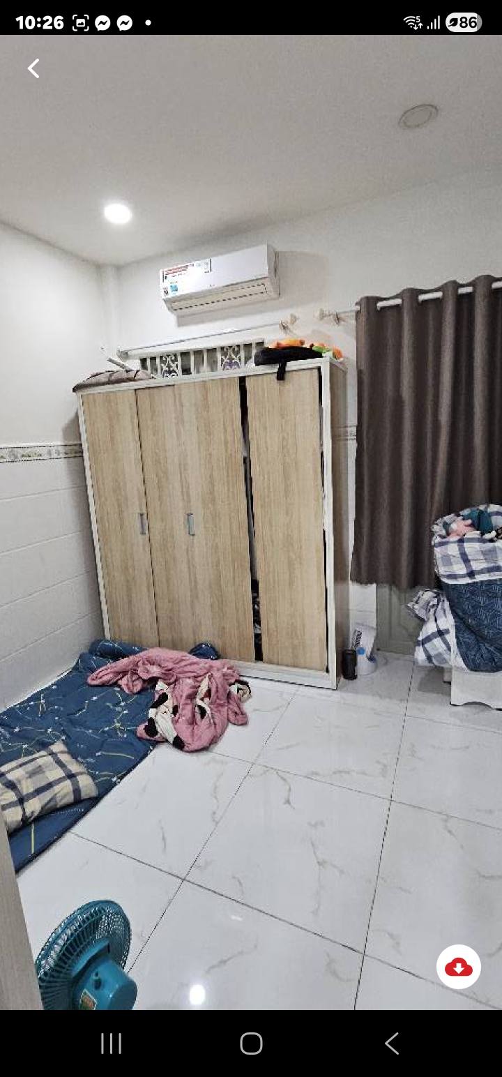 Bán nhà 2 tầng Võ Văn Kiệt, quận 1, 27m² giá 4 tỷ - Căn góc thoáng mát!