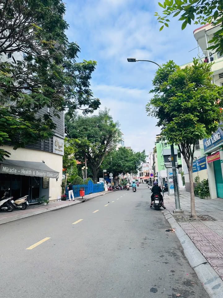 Bán FrontHouse 2 mặt tiền Trần Quang Khải, Tân Định, Quận 1 - 82m² giá 28.5 tỷ - Đầu tư sinh lời!