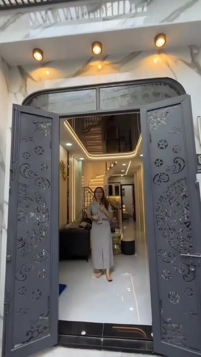 Nhà hẻm xe hơi Tân Bình 32m² giá 4.78 tỷ - Full nội thất, sẵn sàng vào ở!