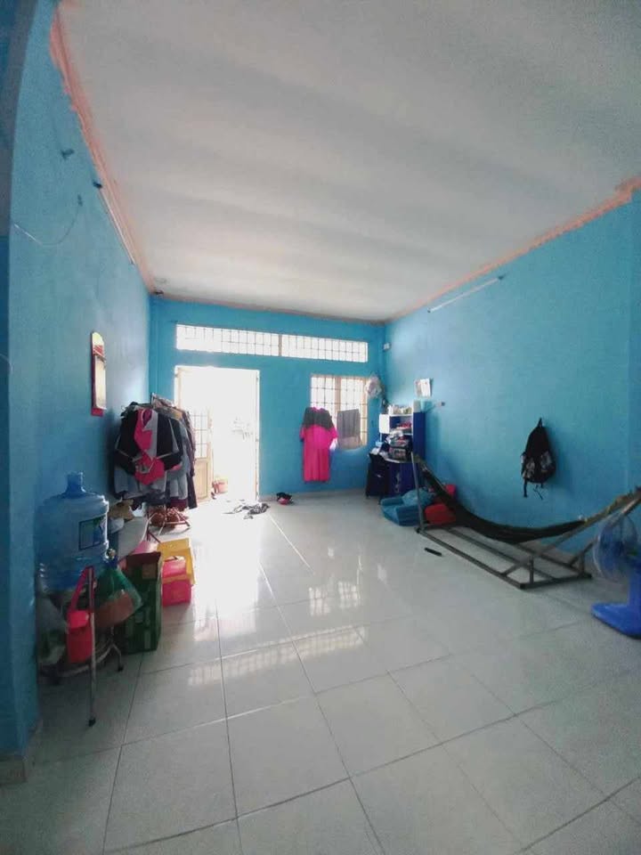 Nhà Hóc Môn 106m² giá 3.95 tỷ - Sổ riêng, pháp lý chuẩn, xe hơi vào tận nhà!