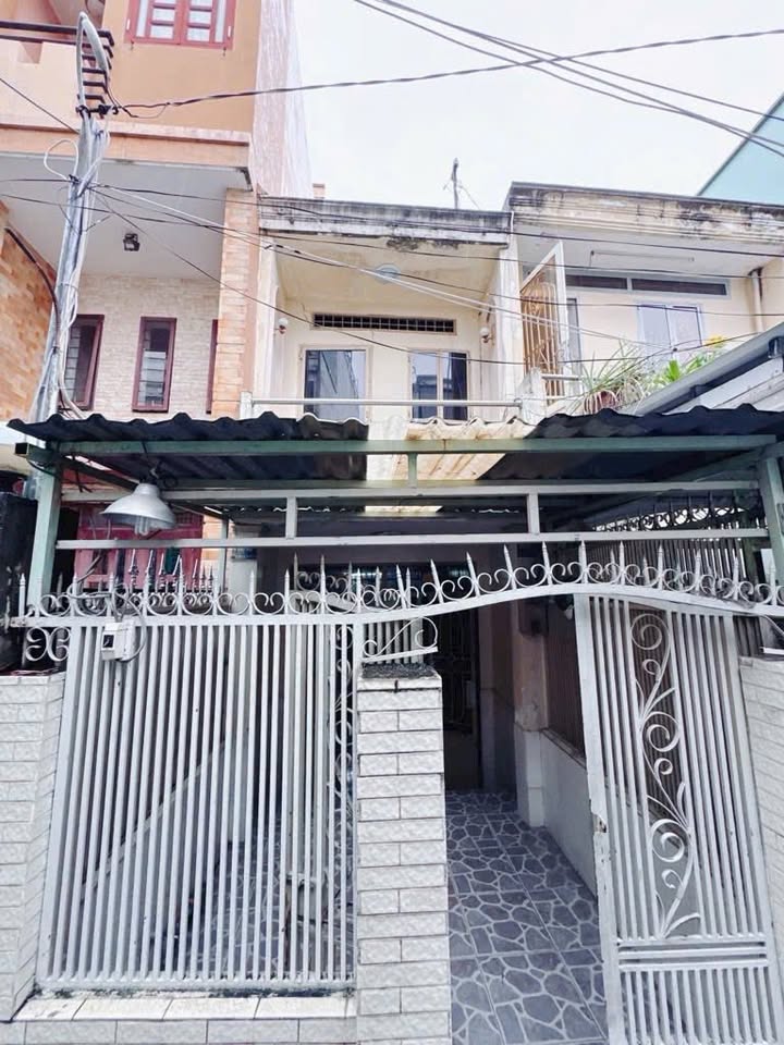 Nhà cấp 4 Nguyễn Thần Hiến Quận 4 50m² giá 3.25 tỷ - Tiện lợi xây mới!